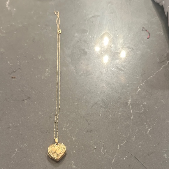 Jewelry - Gold Heart Pendant Necklace